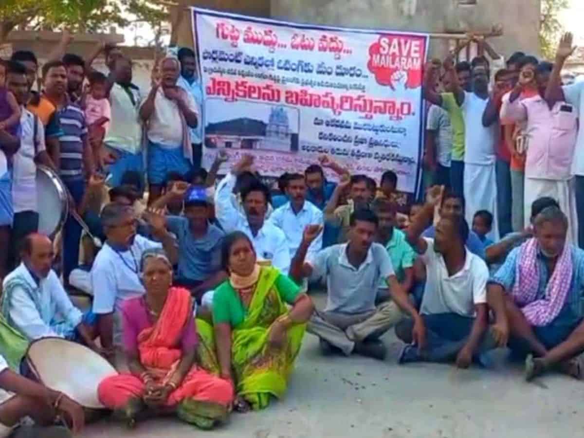 The residents of Mailaram village in Kodair mandal of Nagarkurnool district have resolved not to vote, or let any political party seek votes in their village for the coming general elections.