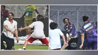 SRK flaunts his batting skills as he plays cricket at Eden Gardens