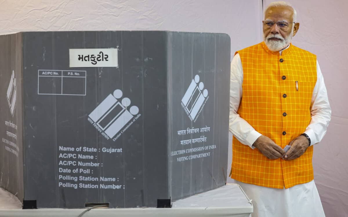 Prime Minister Narendra Modi votes for third phase