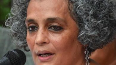 Nation looking at Bihar with great expectations for change: Arundhati Roy