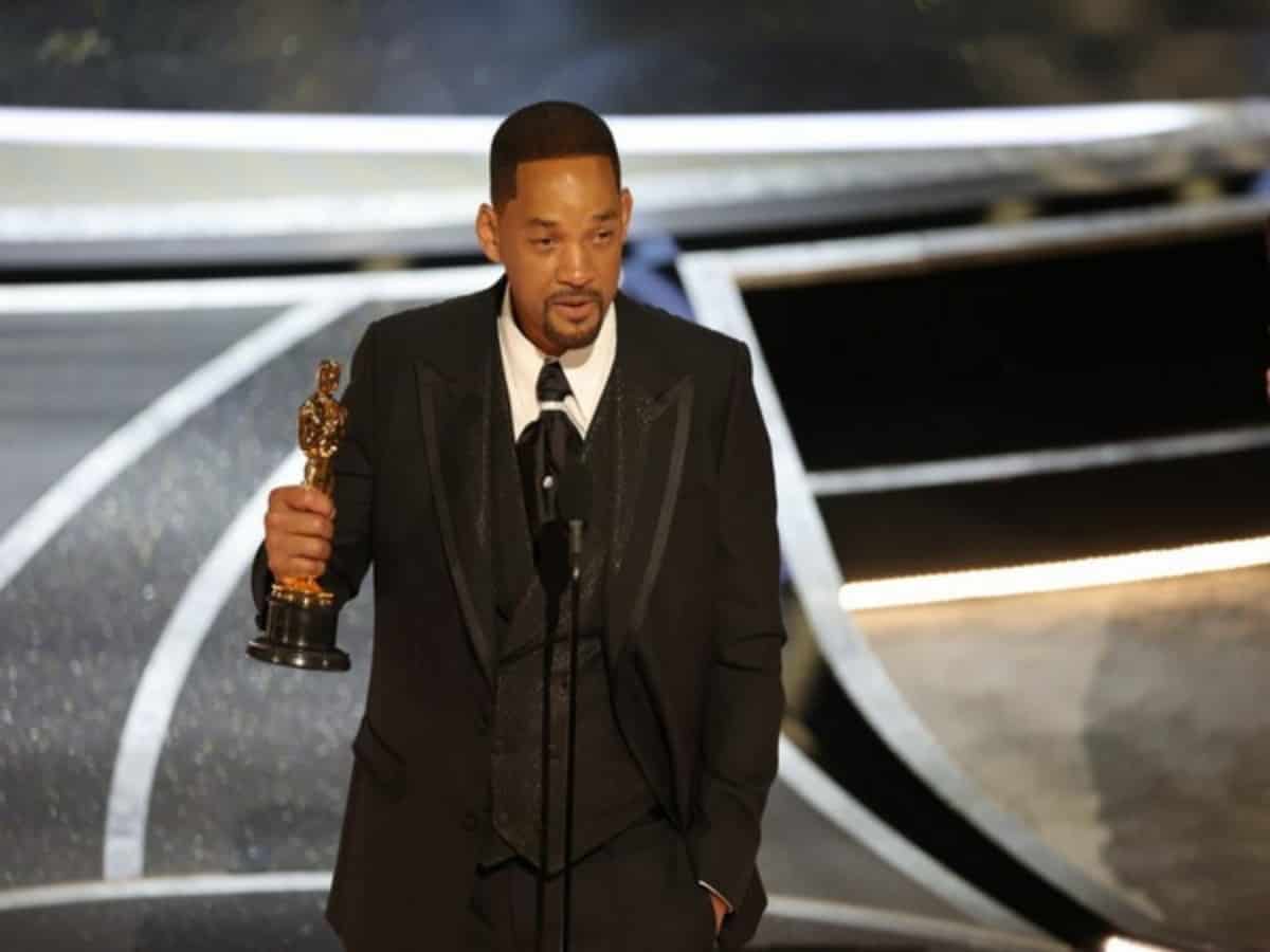 Academy leaders meet Will Smith before emergency board meeting