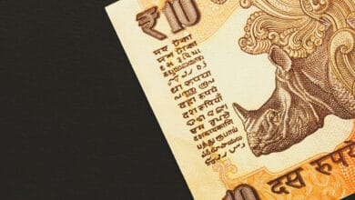 Rupee settles at all-time low of 78.33 against US dollar