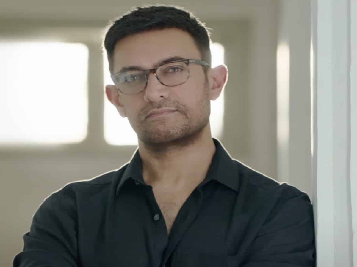 Aamir khan looks dapper at his daughter Ira Khan's engagement