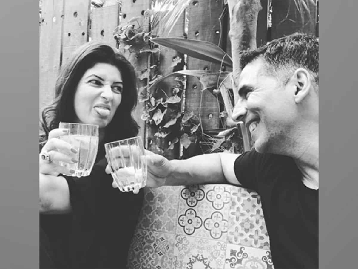 Akshay Kumar pens adorable birthday wish for wife Twinkle Khanna