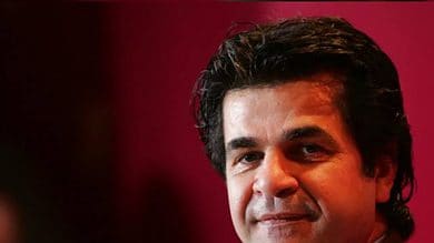 Iranian director Jafar Panahi starts hunger strike in prison