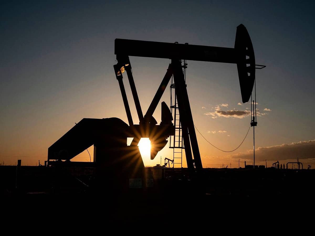 Oil prices rise on Middle East tensions