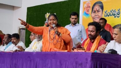 Hyderabad: Sadhvi Niranjan Jyoti gives veiled warning to Kavitha on 'corruption'