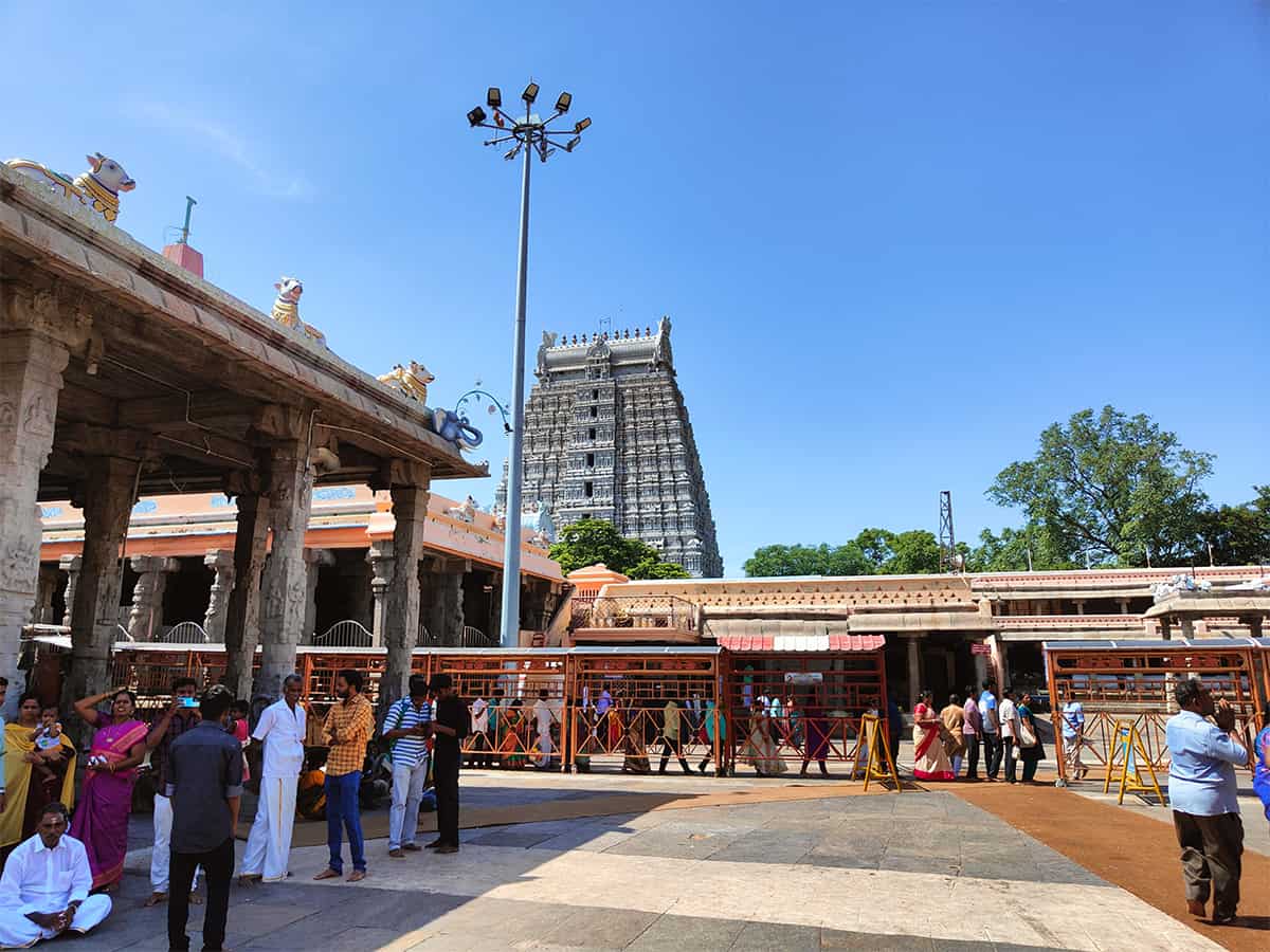 Telangana, AP politicians making a beeline for Giri Pradakshina at Arulmigu temple in TN