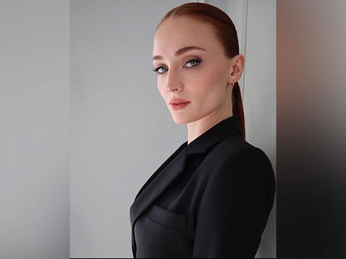 Sophie Turner returns to social media