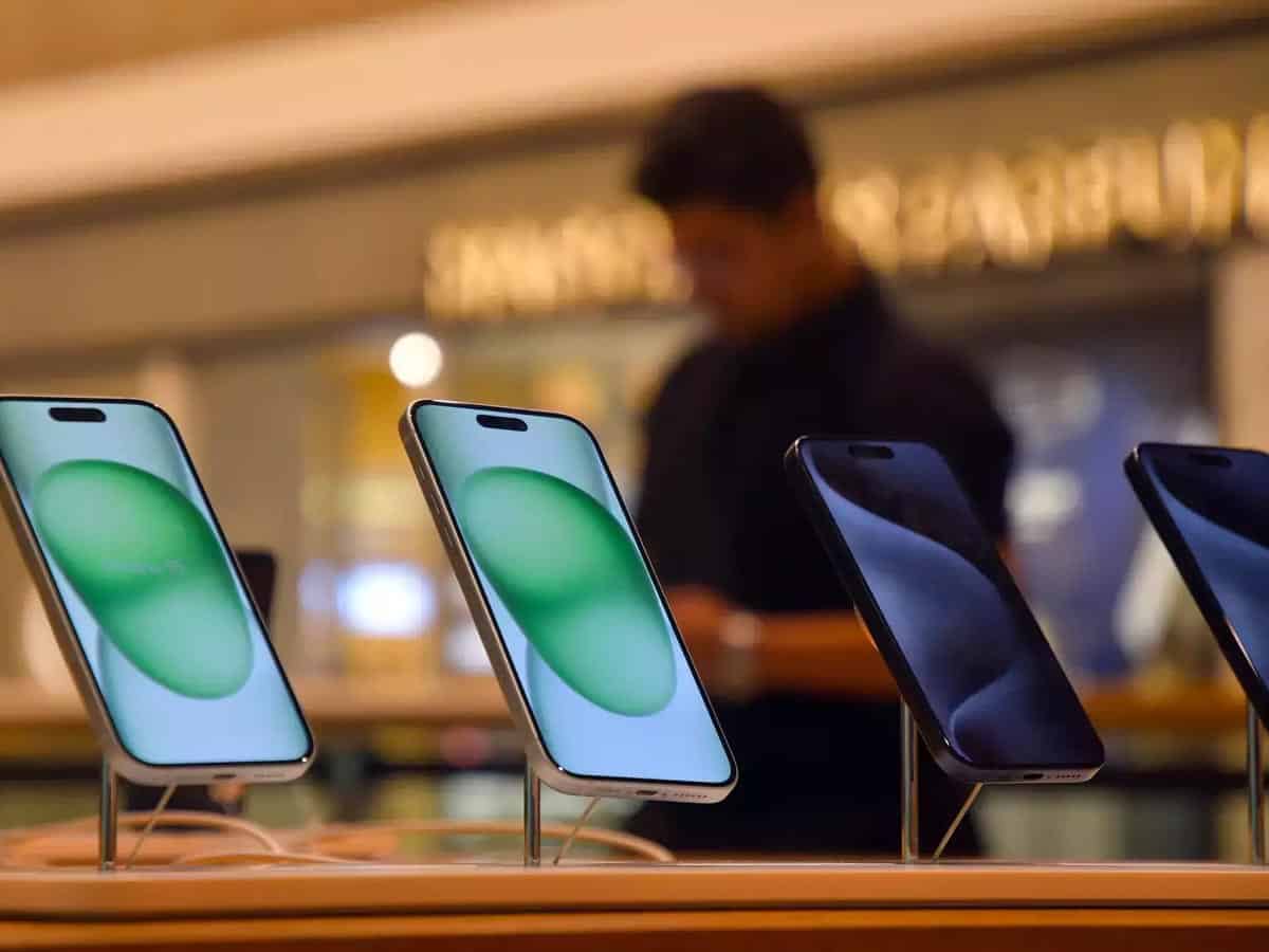 Apple grabs top 7 spots in 10 best-selling smartphones globally