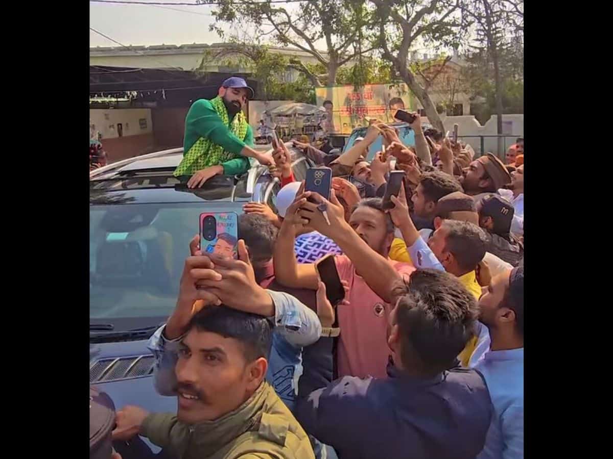 Mohammed Shami visits Kaliyar Sharif Dargah