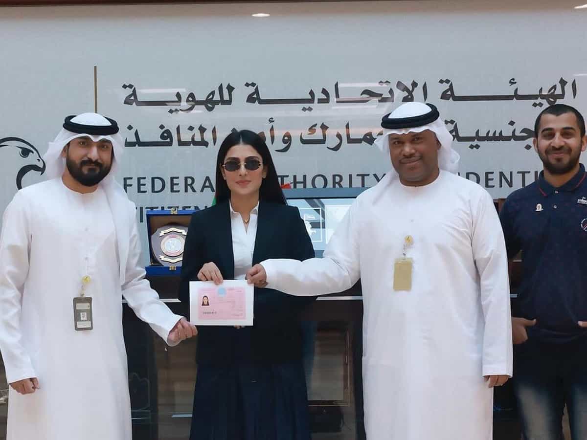 Pakistani actress Ayeza Khan honoured with UAE’s golden visa