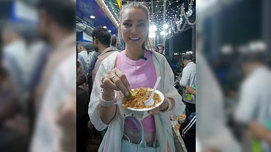 Australian chef Sarah Todd tries Beef Haleem in Hyderabad