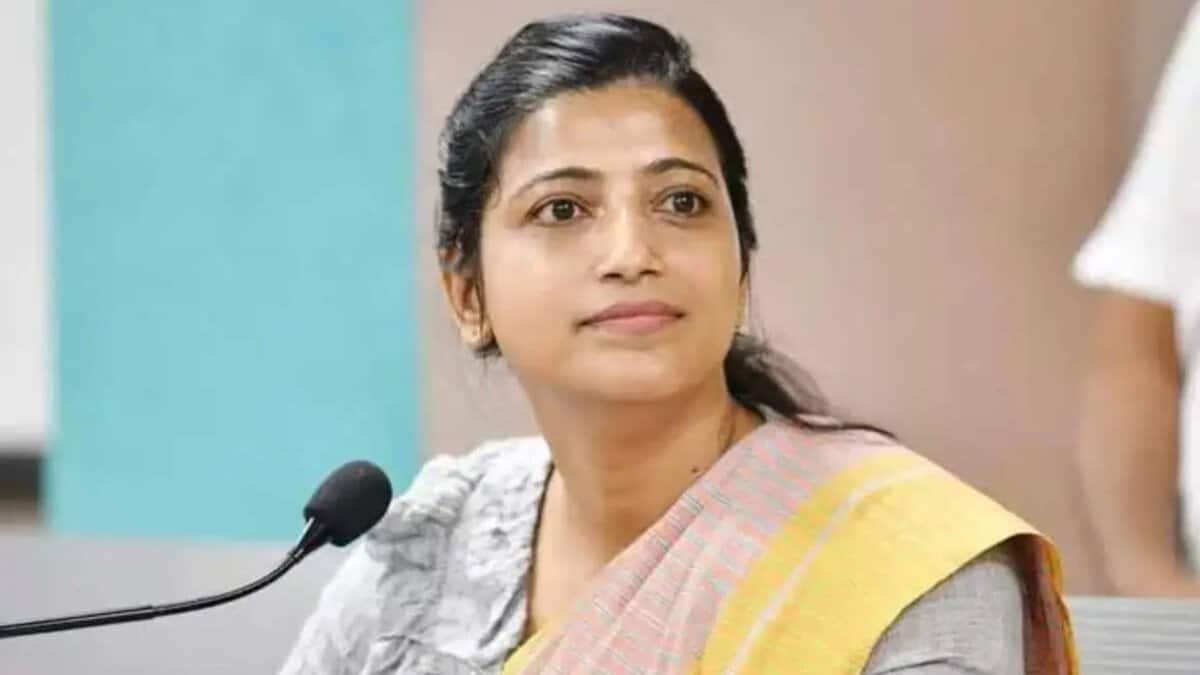 ias officer amrapali
