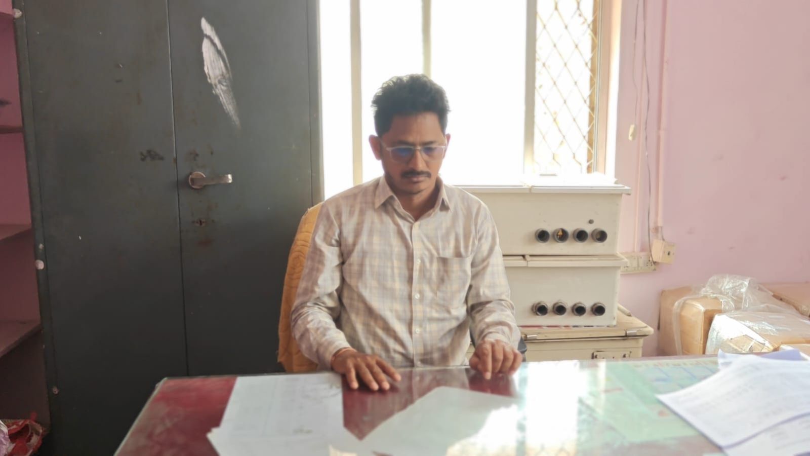 Masab Tank Electricity Assistant Engineer (AE) Mamidi Shetty Srinivas Rao caught by Telangana ACB