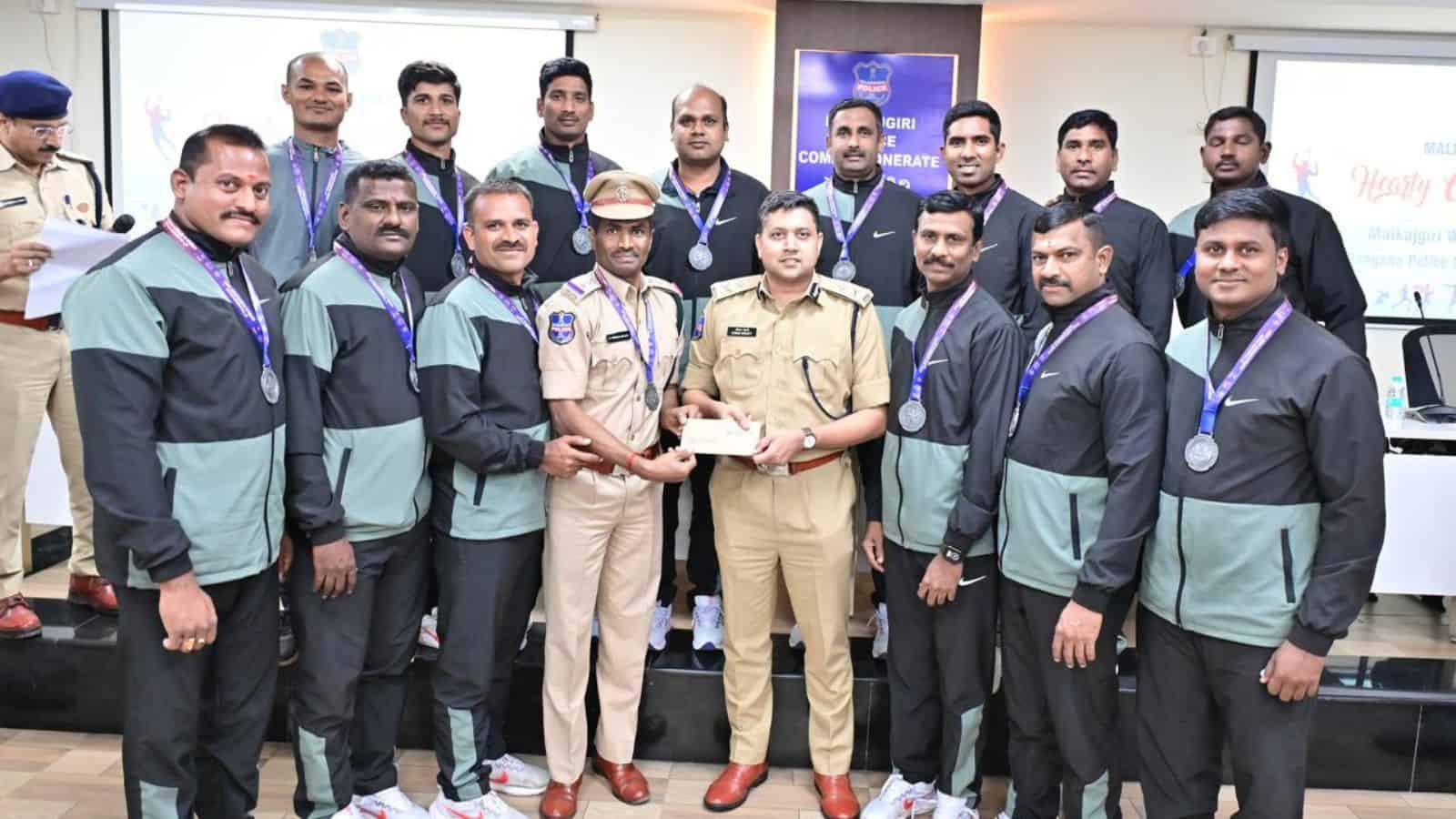 Malkajgiri police commissioner Avinash Mohanty felicitate police team
