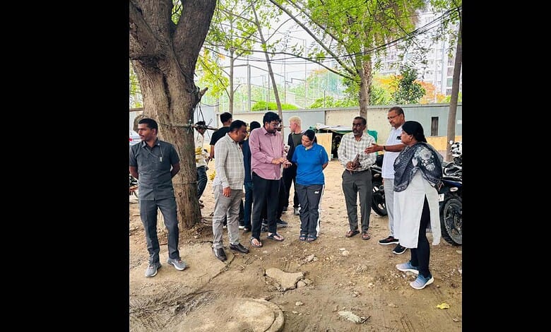 Cyberabad Municipal Commissioner inspects waterlogged areas in Narsingi