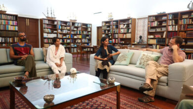 Rahul Gandhi meets students injured by police