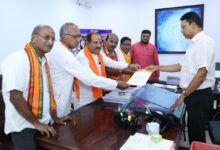 VHP seeks ban on KCR from poll campaigning