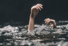 Vizag woman jumps into water sump with two kids