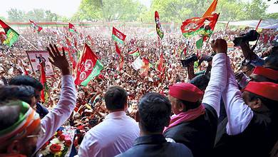 UP: Rahul, Akhilesh leave stage without addressing rally amid 'stampede-like' situation