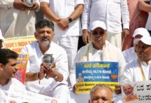 Siddaramaiah holds dharna protesting Centre's 'injustice' in funds to Karnataka