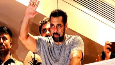 Salman Khan greets fans gathered outside Galaxy apartment on 58th birthday