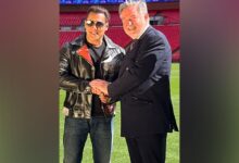 Salman Khan poses with UK MP Barry Gardiner, latter says 'Tiger is alive and is in London'