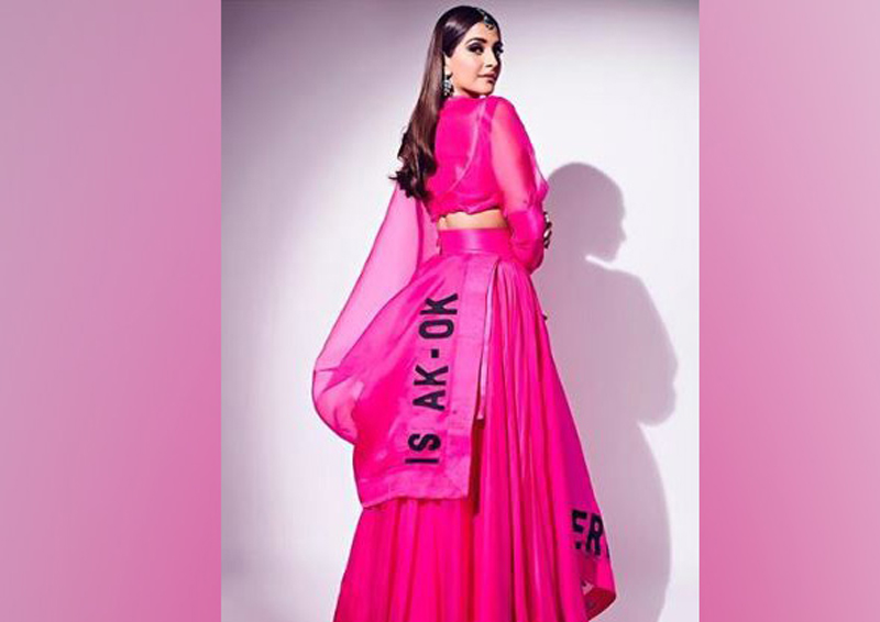 Sonam Kapoor called out for wearing “plagiarised” Anamika Khanna outfit