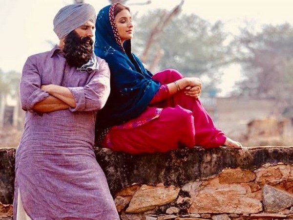 ‘Kesari’: Parineeti Chopra posts throwback photo with Akshay Kumar