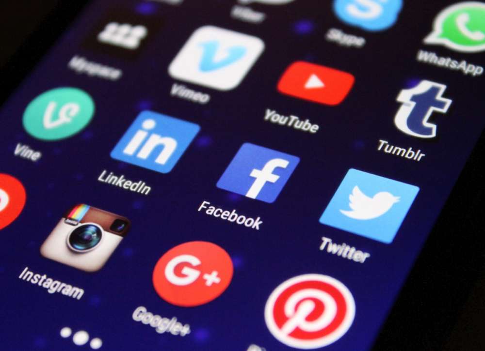 Social media bloggers creating new ideal housewife image