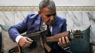 Iraqi transforms Kalashnikov into musical instrument
