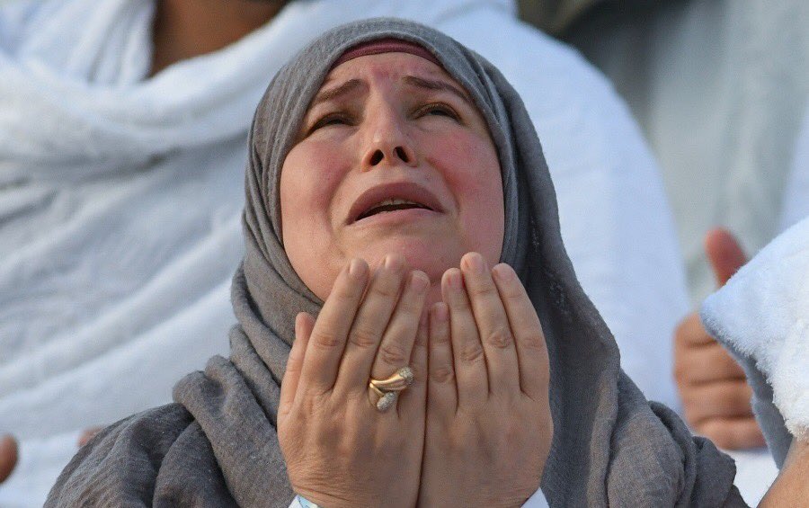 Pilgrims-throng-Mount-Arafat-to -seek-forgiveness-and-mercy-of-Allah-Twitter