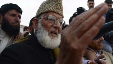 Geelani ask kashmiris to resisit