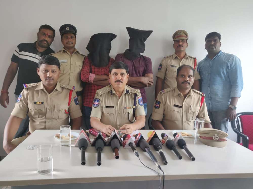 Woman, 3rd accused in beheading case, arrested in Miyapur