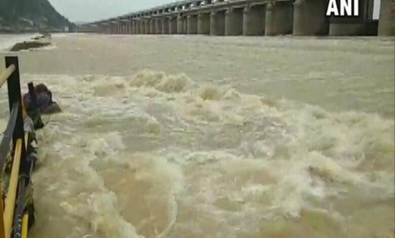 AP: First level warning continues in Godavari basin