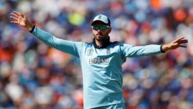 Sydney Sixers re-signs James Vince for BBL season nine