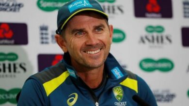 Langer calls Warner a 'champion player'