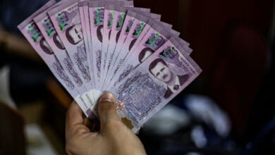 Plummeting Syrian pound hits new black market low