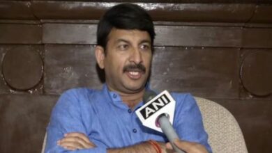 Kejriwal wants 'cut money' from consumers buying govt's onion: Tiwari