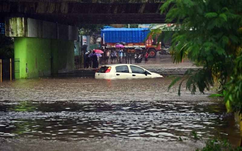 IMD predicts heavy rainfall over TN, Puducherry