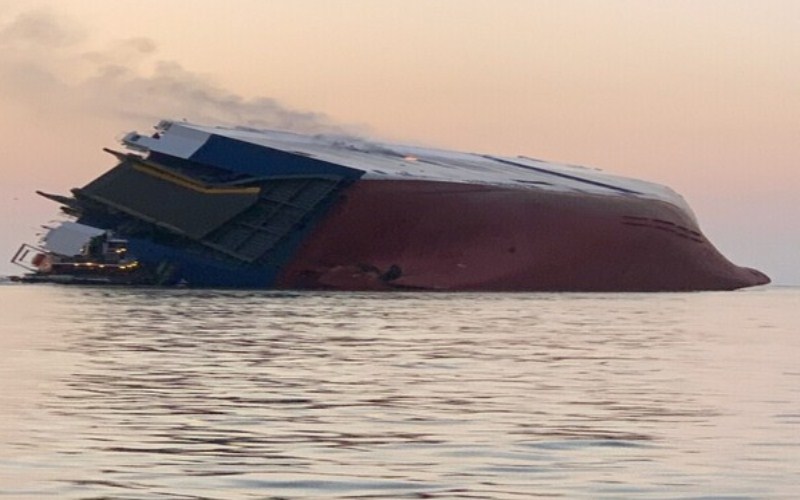 US: 20 rescued, 4 missing after cargo ship capsizes off Georgia coast