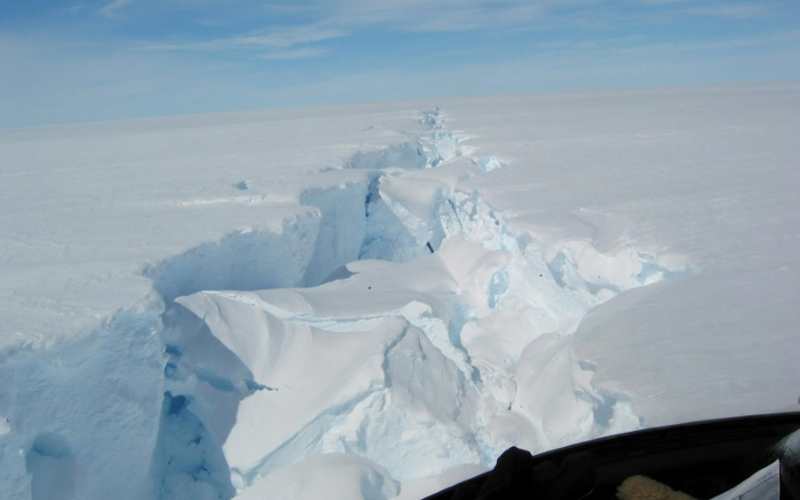 315 billion tonnes of iceberg breaks off Antarctica