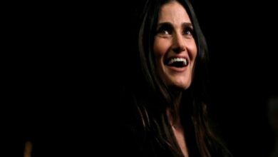 Idina Menzel being eyed to play Cinderella's stepmother