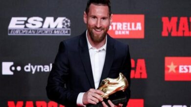 Lionel Messi receives his sixth Golden Shoe