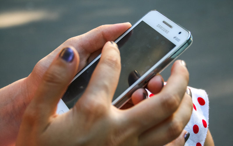Kashmir lockdown: Pre-paid mobile services barred for 85th day
