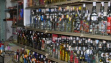 Hyderabad: Wine shop dealers cash in on Dasara