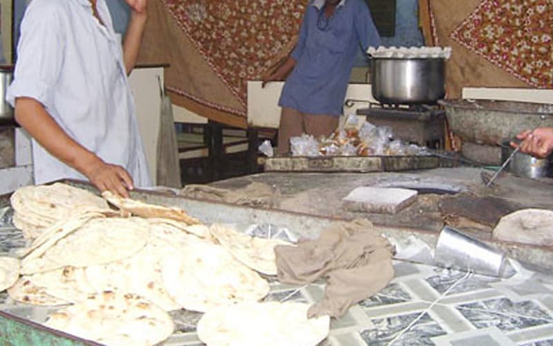 'Langar-e-Adam': Aishbagh Eidgah to feed 200 people daily