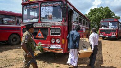 Sri Lanka: Gunmen fire on buses carrying Muslim voters