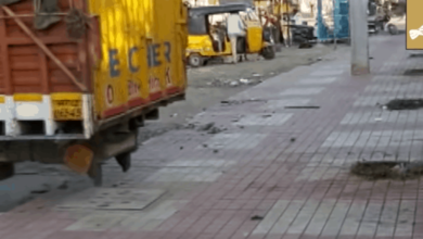 Illegal parking infront of Kishan Bagh Park